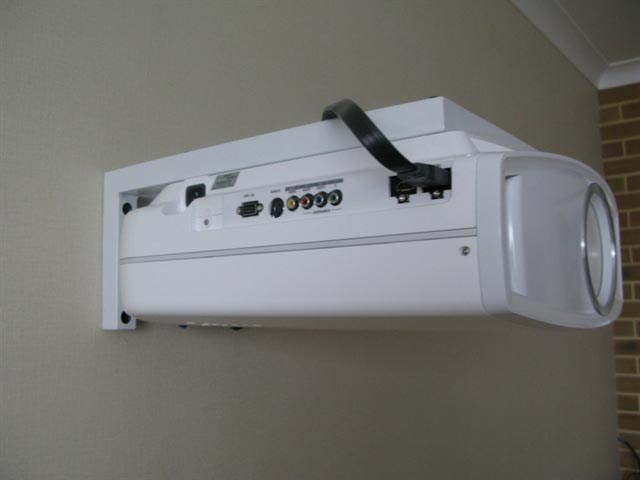 Настенный кронштейн для проектора TEGAR WP1